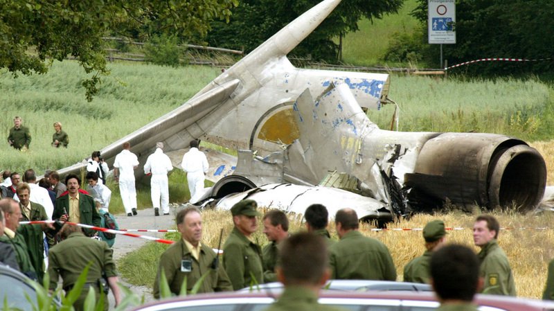 30 июля 2002. Катастрофа над Боденским озером в 2002. Юберлинген авиакатастрофа. Авиакатастрофа над Боденским озером.